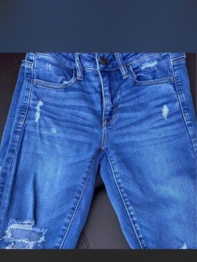 American Eagle Outfitters Women’s Blue Distressed Jeggings